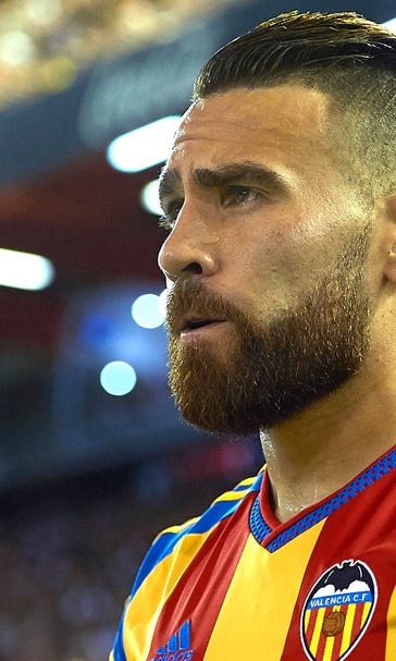 Valencia set to sell Otamendi to Man City but want Mangala in return